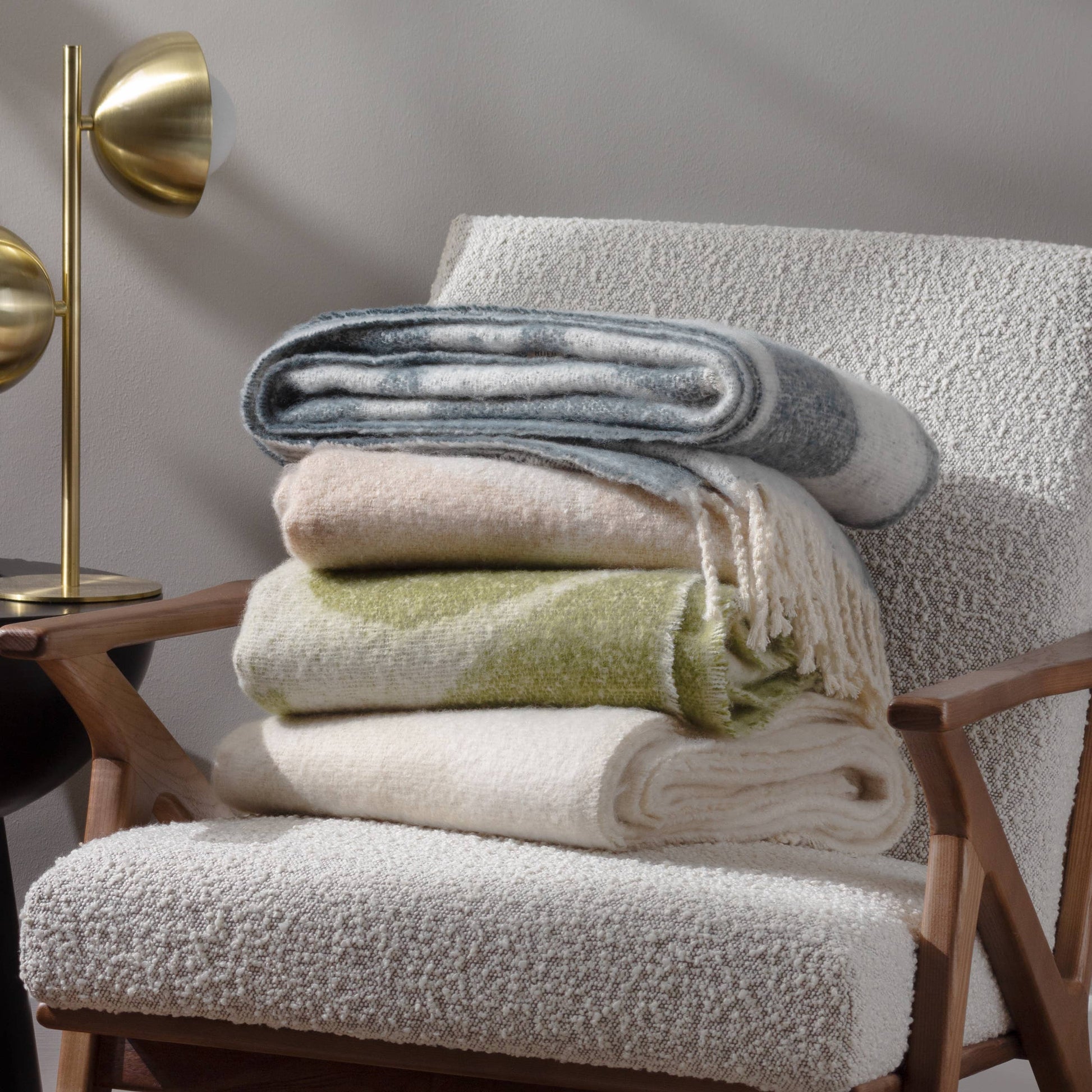 Meta Throw Marshmallow - Bridgnorth Furniture