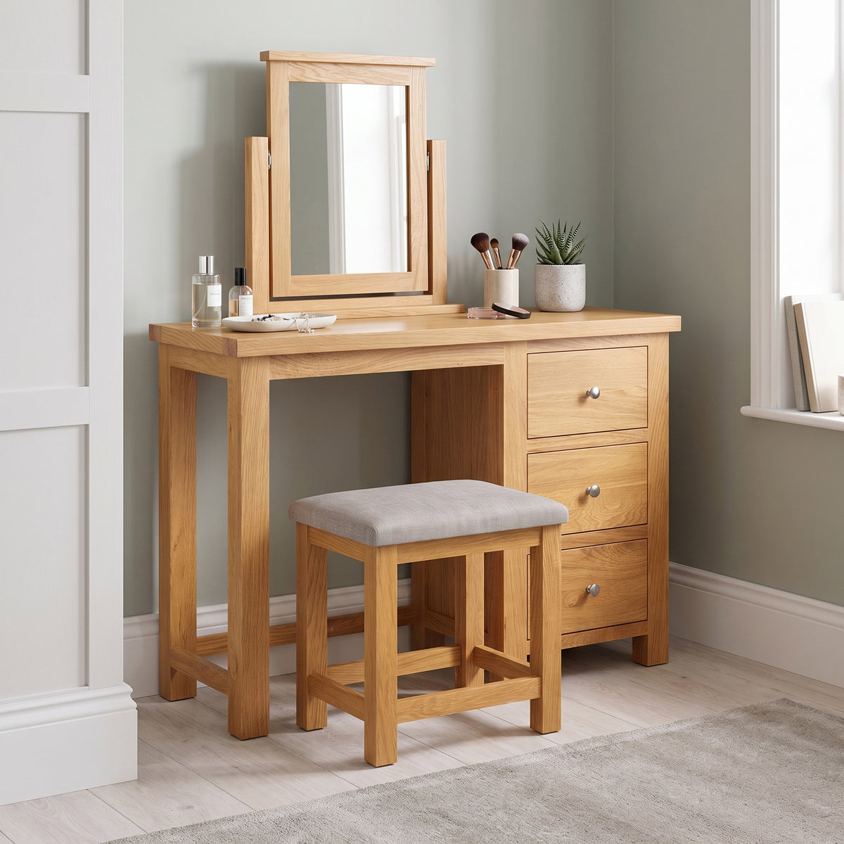 Drayton Oak Single Pedestal Dressing Table and Stool