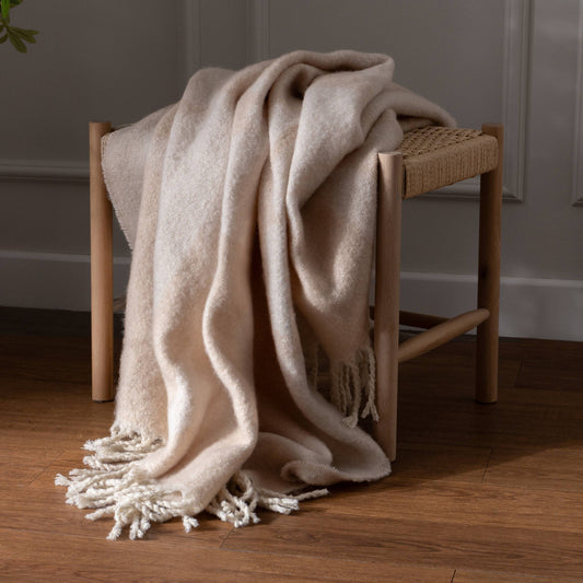 Meta Throw Marshmallow - Bridgnorth Furniture