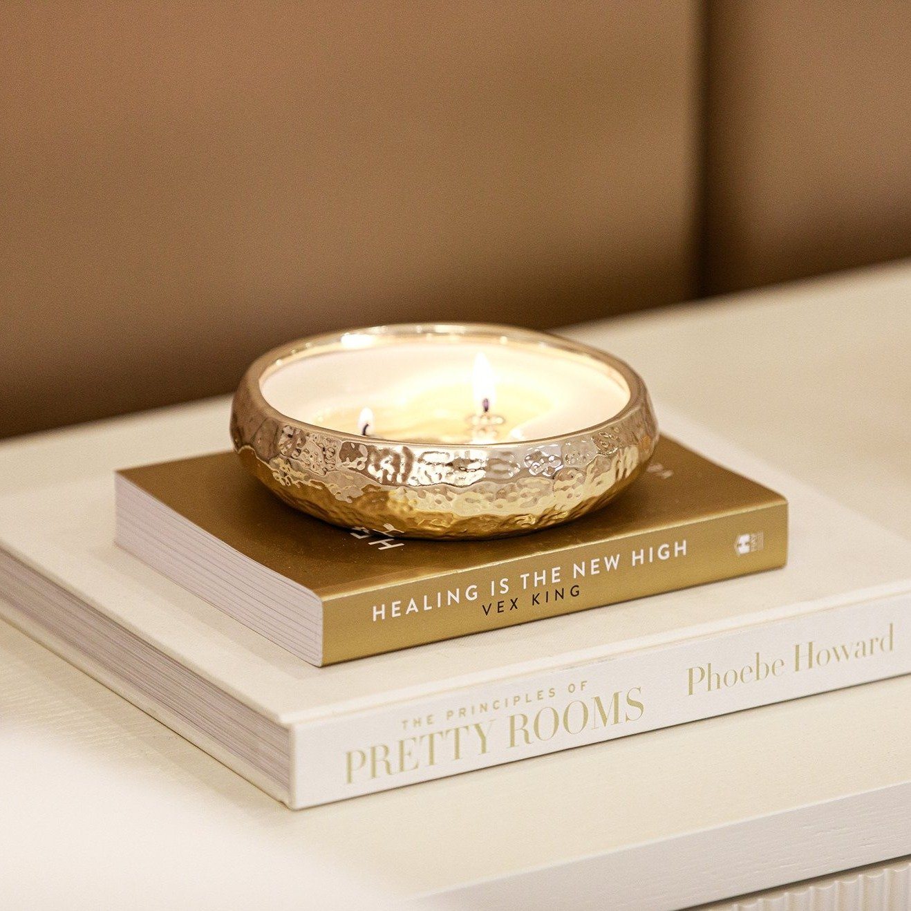 Aeolian 3 Wick Gold Scented Candle - Bridgnorth Furniture