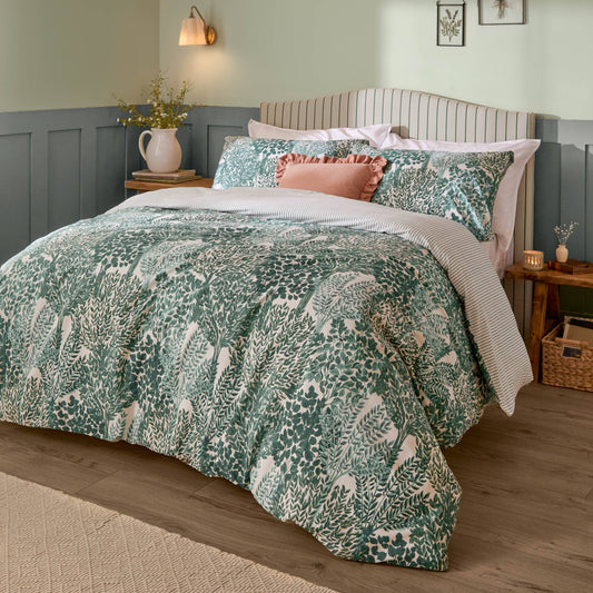 Topiary Reversible Duvet Set Green - Bridgnorth Furniture