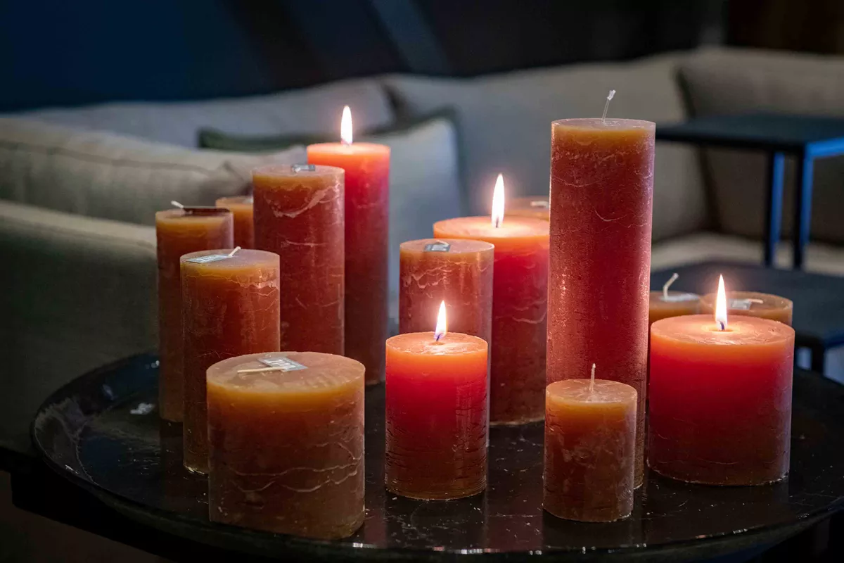 LUXURY RUSTIC CANDLE - CORAL RED - Bridgnorth Furniture