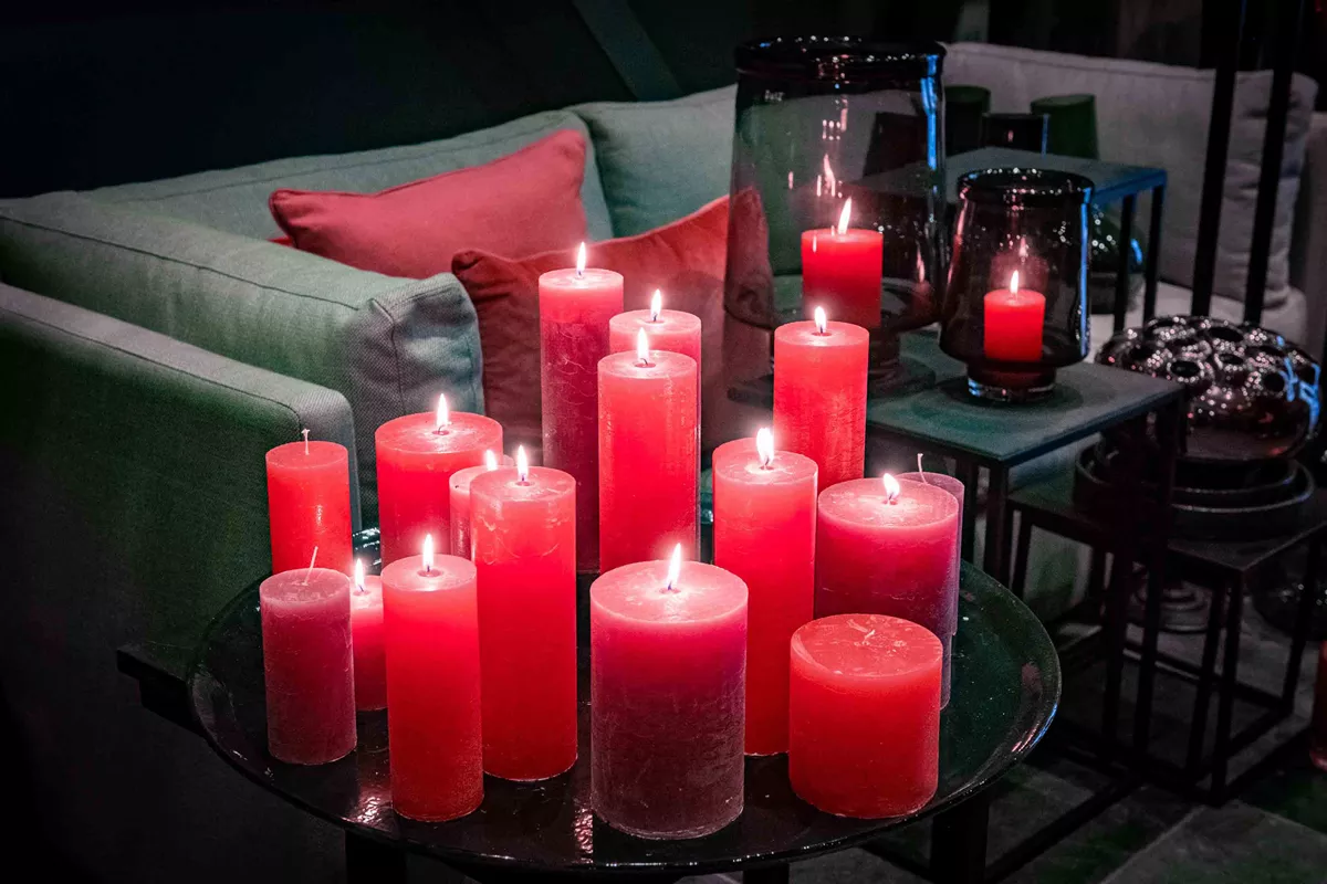 LUXURY RUSTIC CANDLE - FUCHSIA - Bridgnorth Furniture
