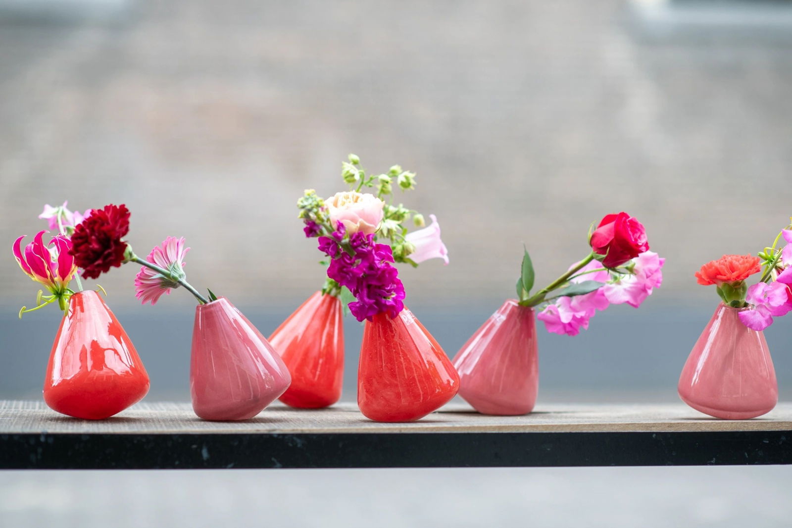 TUMBLING VASE - H12 D10 cm - RED - Bridgnorth Furniture