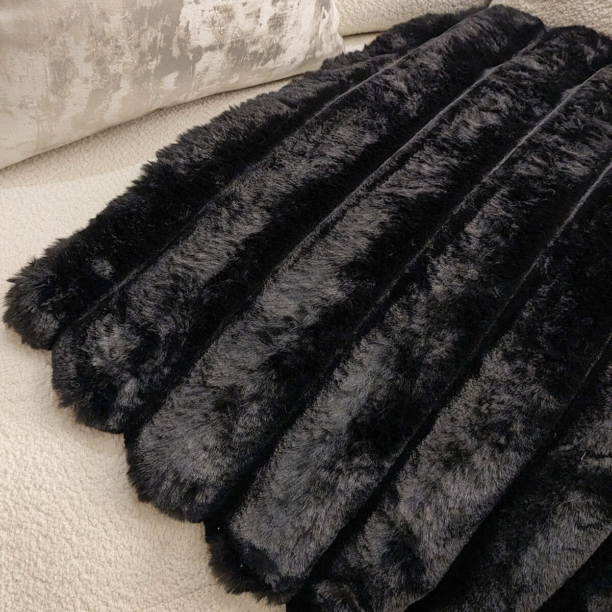 Isla Black Chunky Ribbed Faux Fur Throw - Bridgnorth Furniture