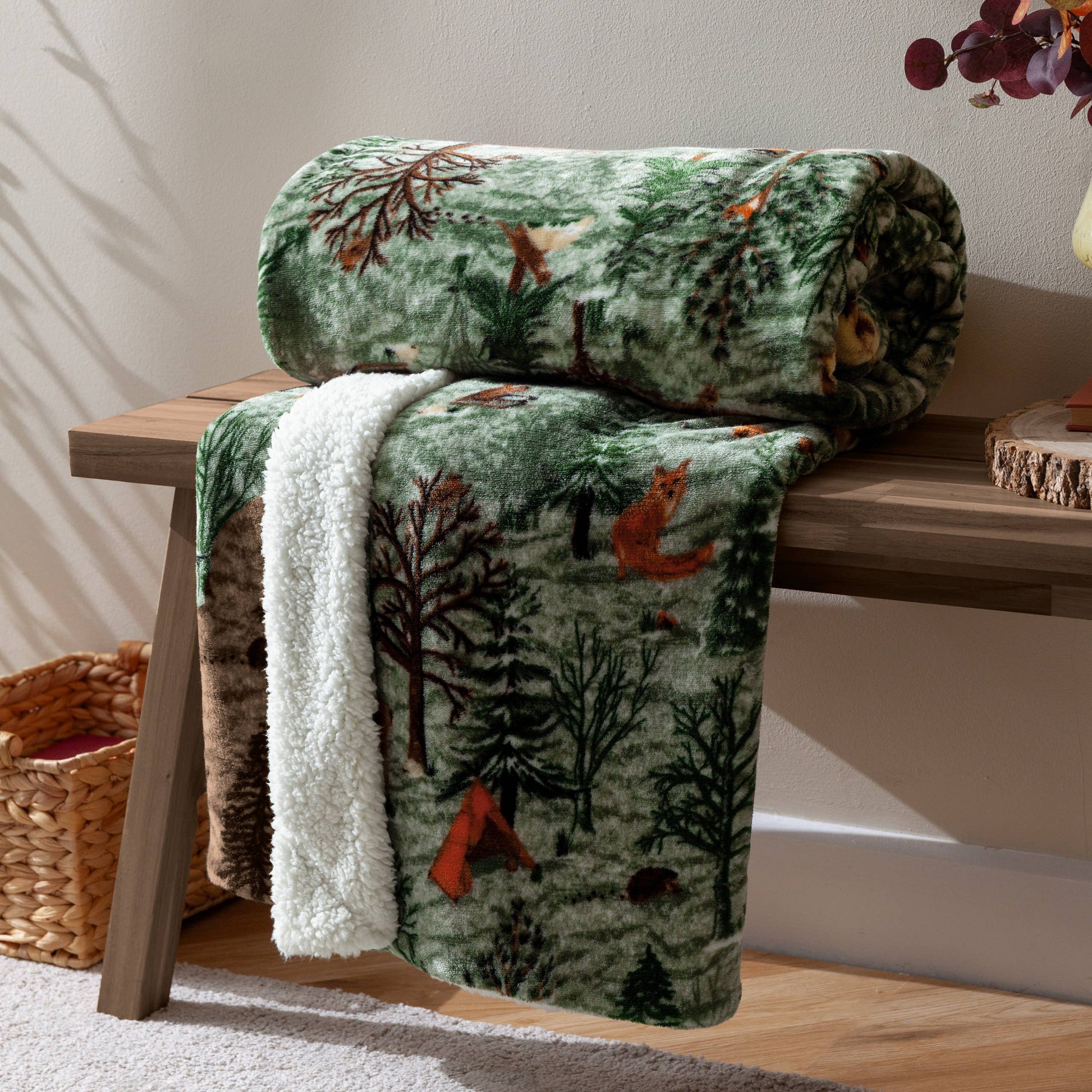 Lodge Wood Sherpa Fleece Throw Oak Green - Bridgnorth Furniture