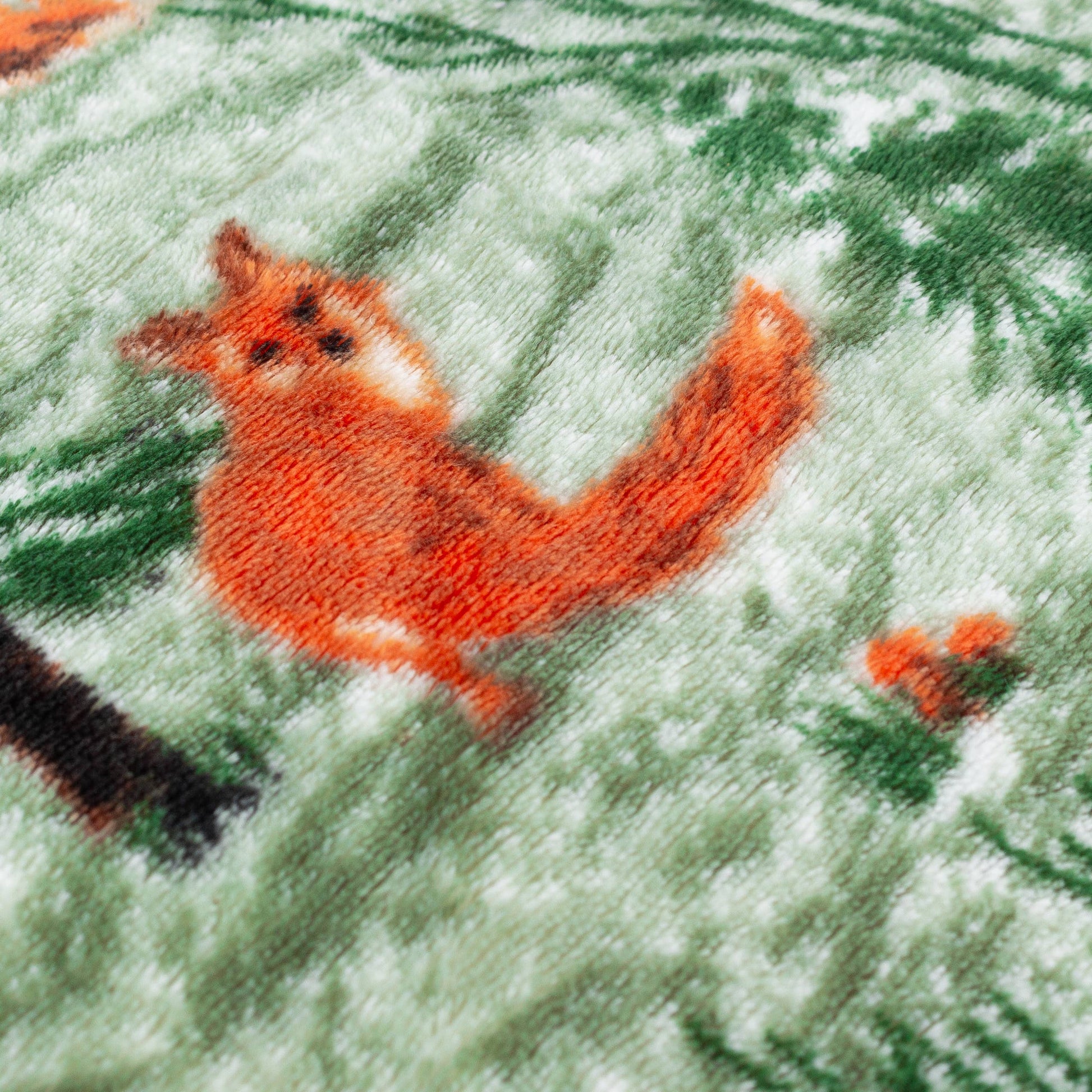 Lodge Wood Sherpa Fleece Throw Oak Green - Bridgnorth Furniture
