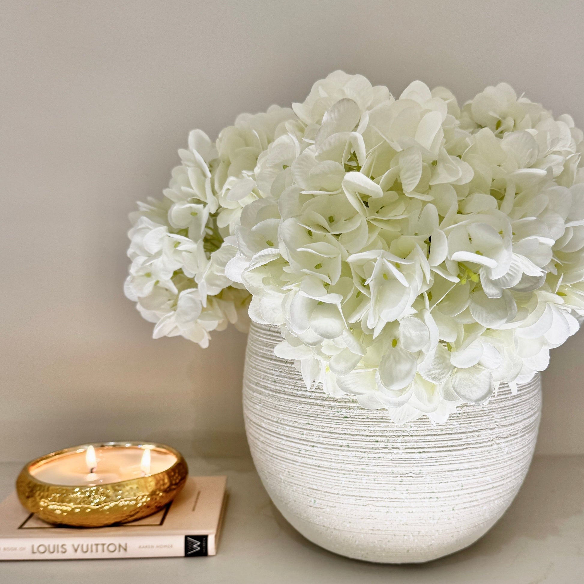 Tranquillity Medium Neutral Round Textured Planter - Bridgnorth Furniture